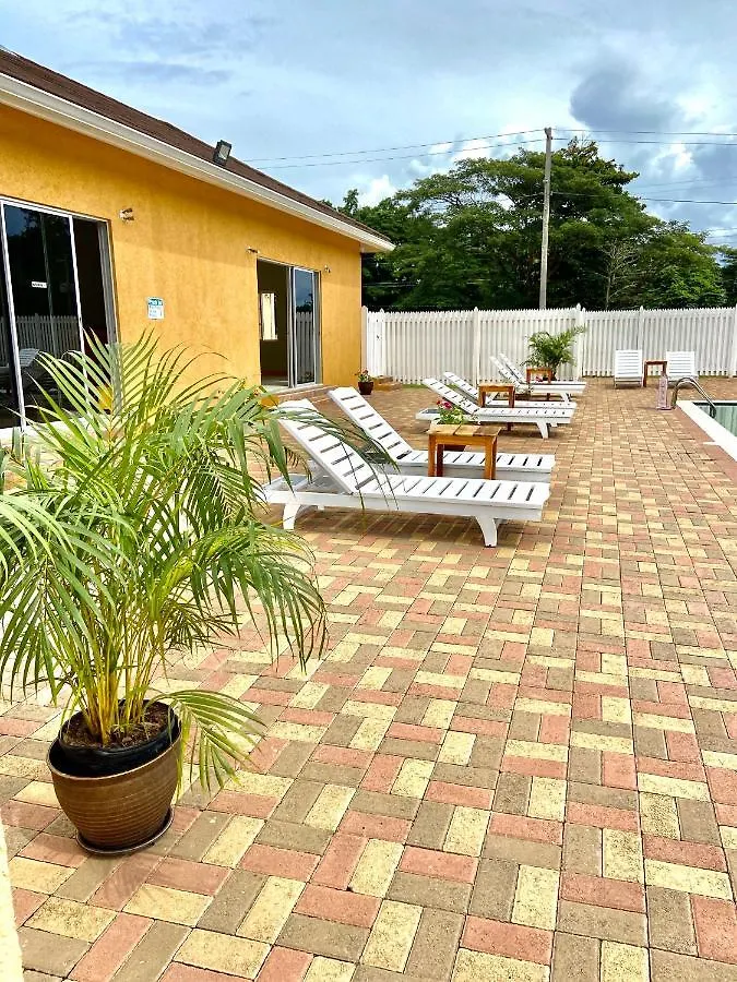 Rose Bed And Breakfast Runaway Bay Holiday home