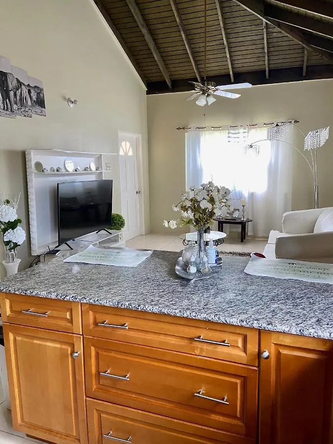 Rose Bed And Breakfast Runaway Bay Holiday home